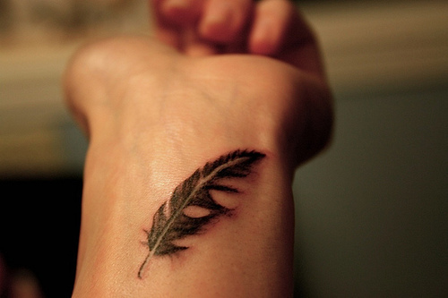 Simple Feather Tattoo – Tattoo for a week